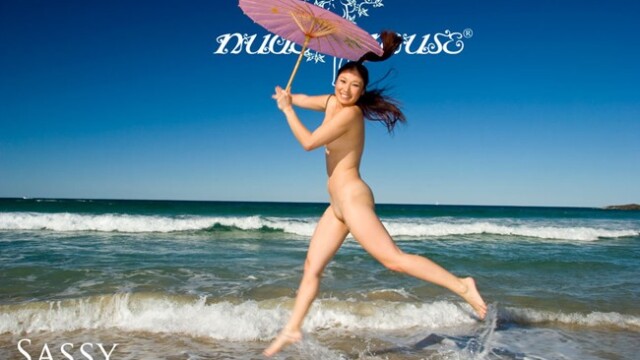 Nude Muse – Sassy’s Pink Umbrella